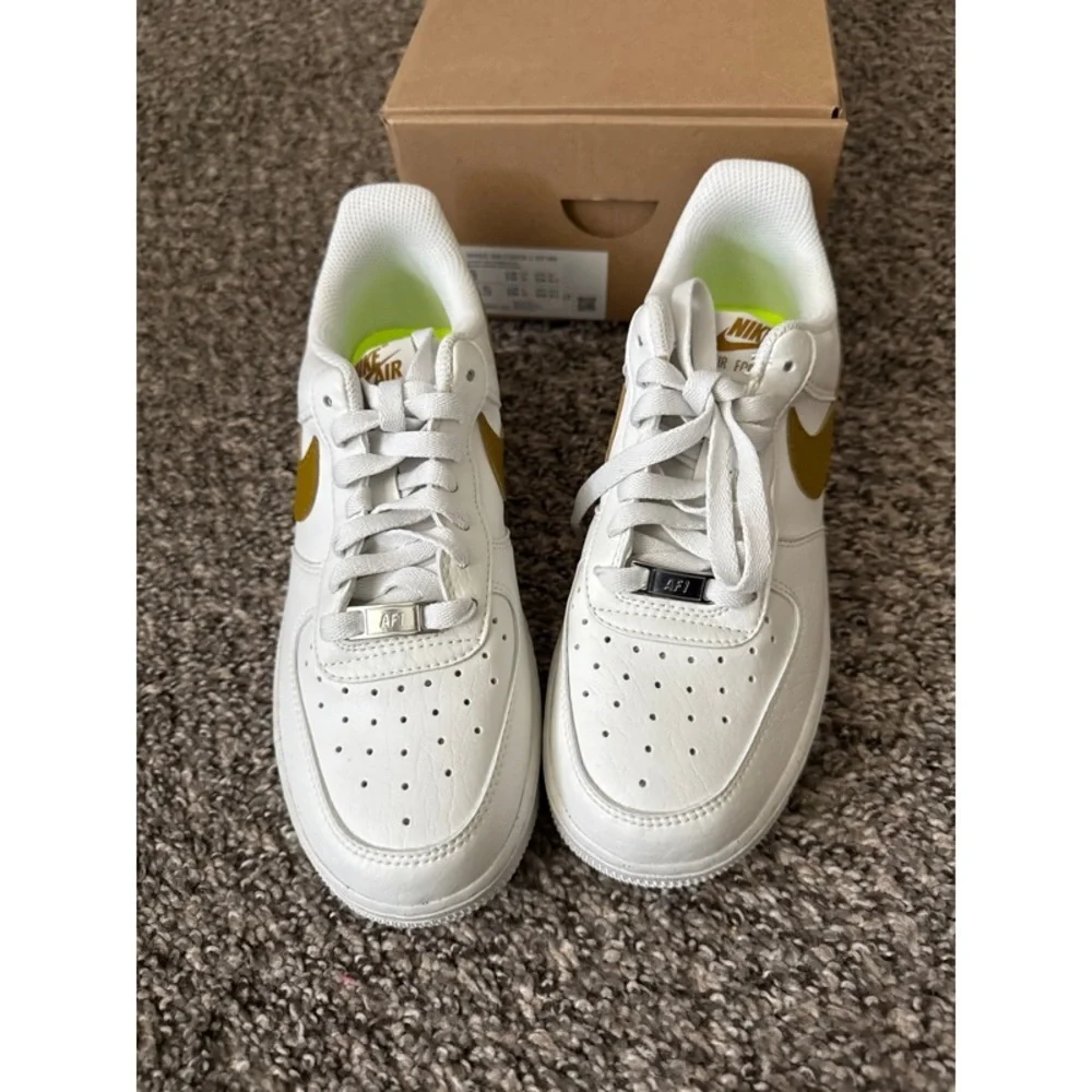 Nike Air Force 1 Next Nature Summit White Bronze